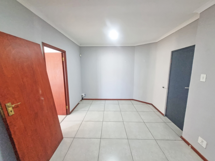 To Let commercial Property for Rent in Montague Gardens Western Cape